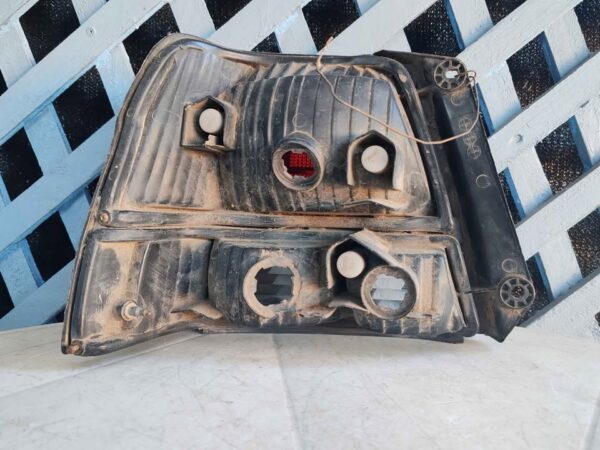 Foco trasero derecho Toyota Tercel 1998 - 2000 - Imagen 6