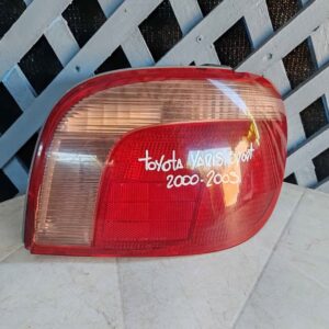 Foco trasero derecho Toyota Yaris Sport 2000 - 2003