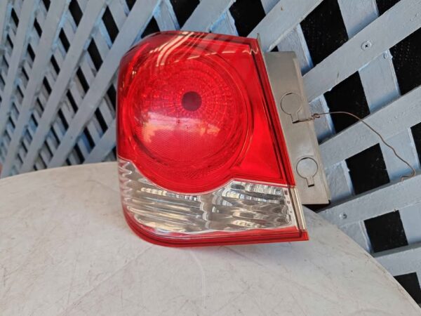 Foco trasero izquierdo Chevrolet Cruze 2001 - 2014 - Imagen 2
