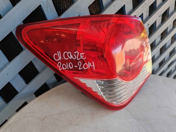 Foco trasero izquierdo Chevrolet Cruze 2001 - 2014 - Imagen 3