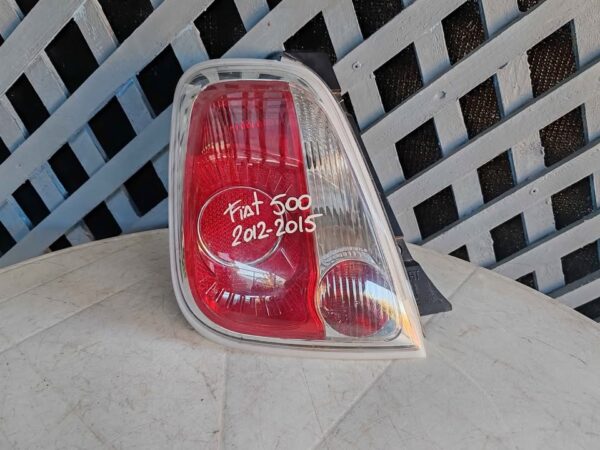 Foco trasero izquierdo Fiat 500 2012 - 2015