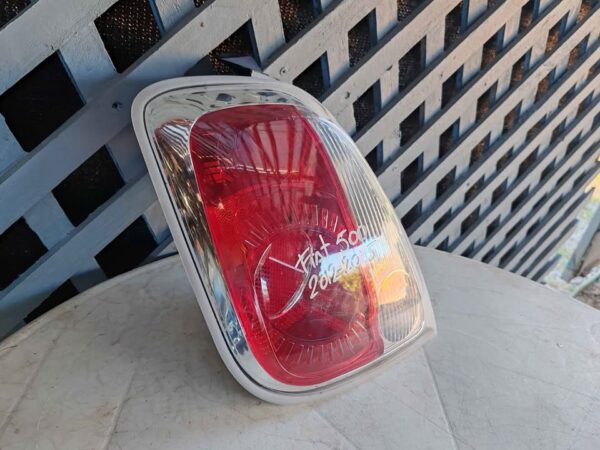 Foco trasero izquierdo Fiat 500 2012 - 2015 - Imagen 4