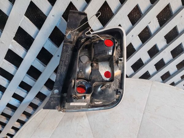 Foco trasero izquierdo Fiat 500 2012 - 2015 - Imagen 6