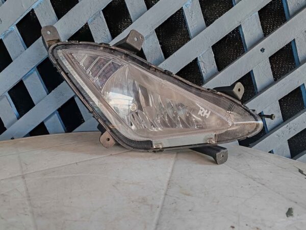Neblinero derecho Hyundai Elantra 2014 - 2016