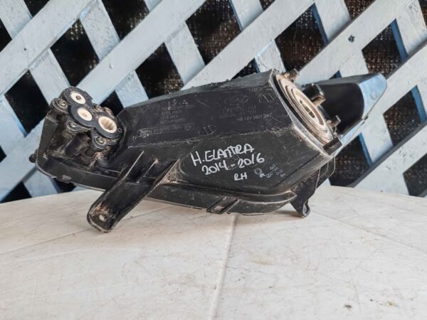 Neblinero derecho Hyundai Elantra 2014 - 2016 - Imagen 5