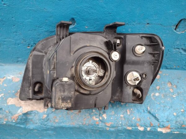 Optico derecho Mahindra Pickup 2011 - 2017 - Imagen 8