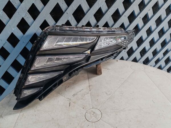 Óptico superior izquierdo Hyundai Tucson 2022 - 2025
