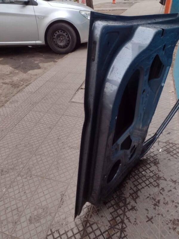 Puerta delantera izquierda Volkswagen Gol 2017 - 2023 - Imagen 10