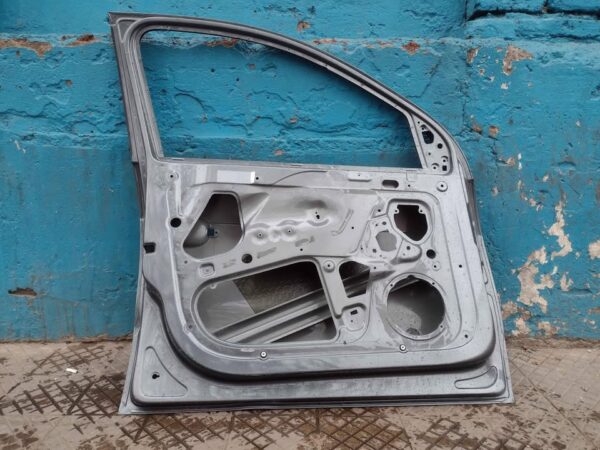 Puerta delantera izquierda Volkswagen Gol 2017 - 2023 - Imagen 7