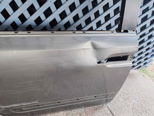 Puerta trasera derecha Kia Carnival 2006 - 2014 - Imagen 5
