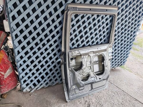 Puerta trasera derecha Kia Carnival 2006 - 2014 - Imagen 7
