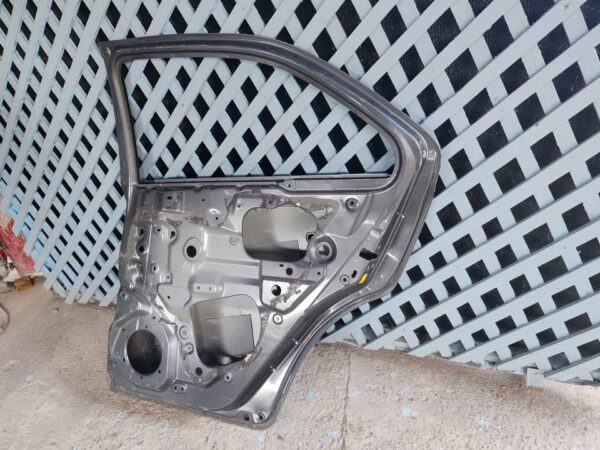 Puerta trasera derecha Suzuki Kizashi 2010 - 2017 - Imagen 7