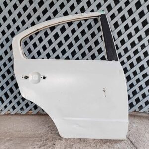 Puerta trasera derecha Suzuki SX4 sedan  2006 - 2014