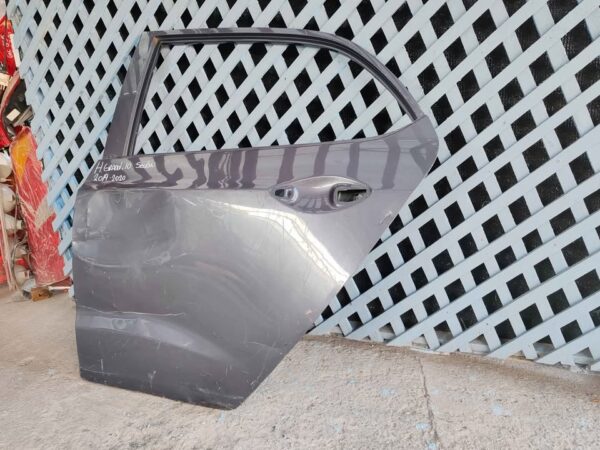 Puerta trasera izquierda Hyundai Grand i10 sedan 2015 - 2020 - Imagen 3