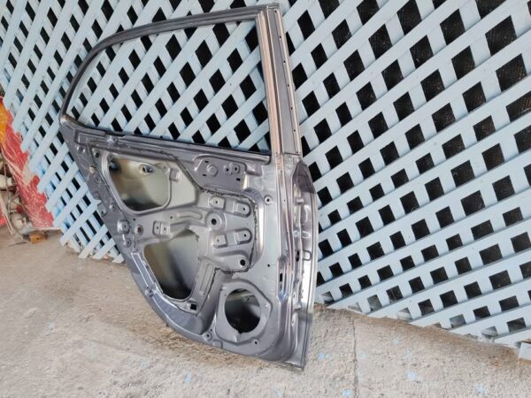 Puerta trasera izquierda Hyundai Grand i10 sedan 2015 - 2020 - Imagen 6
