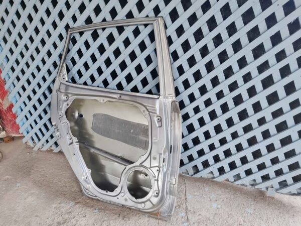 Puerta trasera izquierda Hyundai i30 2009 - 2011 - Imagen 6