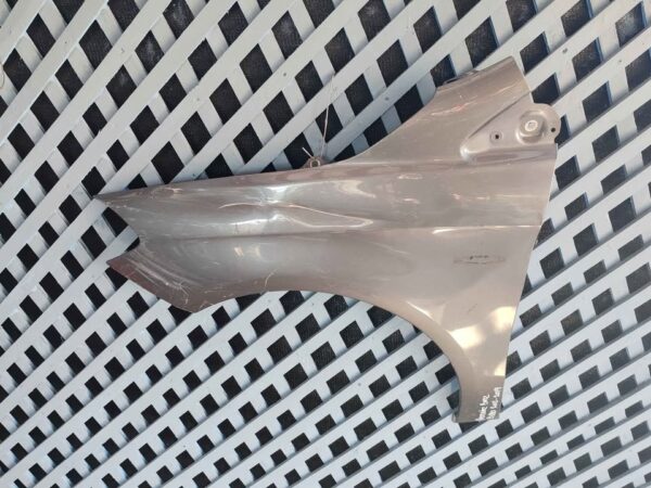 Tapabarro Mercedes Benz B180 2011 - 2019 - Imagen 2