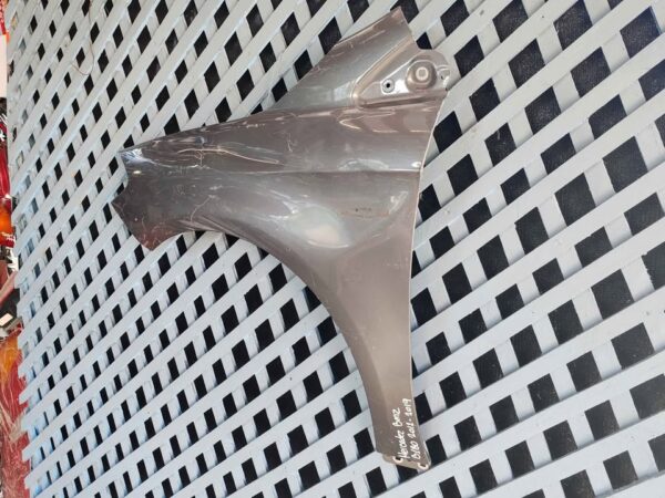 Tapabarro Mercedes Benz B180 2011 - 2019 - Imagen 3