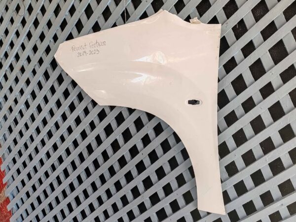 Tapabarro izquierdo Peugeot Partner 2019 - 2023 - Imagen 4