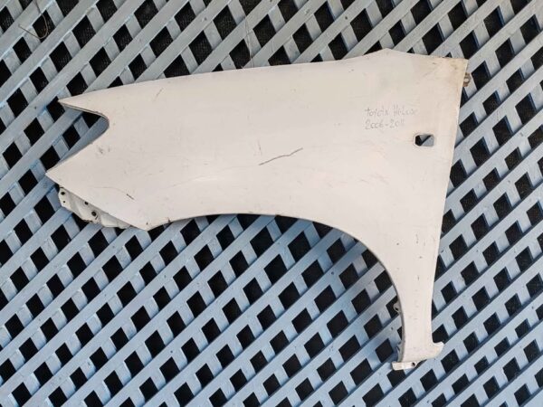 Tapabarro izquierdo Toyota Hilux 2006 - 2011