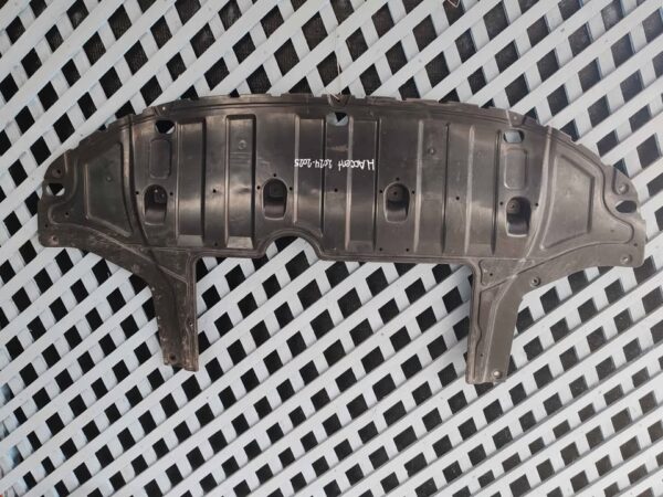 Cubre motor inferior Hyundai Accent 2024 - 2025