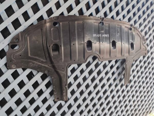 Cubre motor inferior Hyundai Accent 2024 - 2025 - Imagen 2