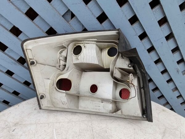 Foco trasero derecho Audi A4 2001 - 2005 - Imagen 8