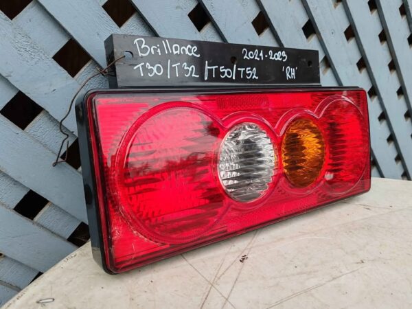 Foco trasero derecho Brilliance T30 / T32/ T50 / T52 2021 - 2023 - Imagen 2