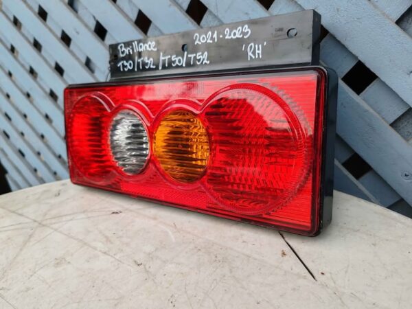 Foco trasero derecho Brilliance T30 / T32/ T50 / T52 2021 - 2023 - Imagen 3