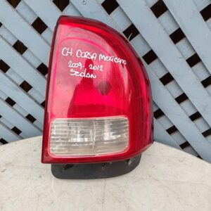 Foco trasero derecho Chevrolet Corsa mexicano sedan 2009 - 2012