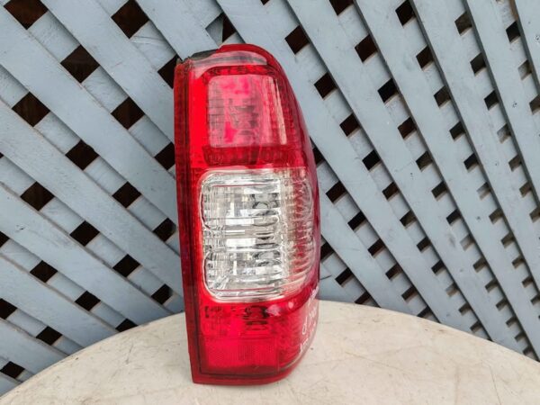 Foco trasero derecho Chevrolet Dmax 2005 - 2009 - Imagen 2