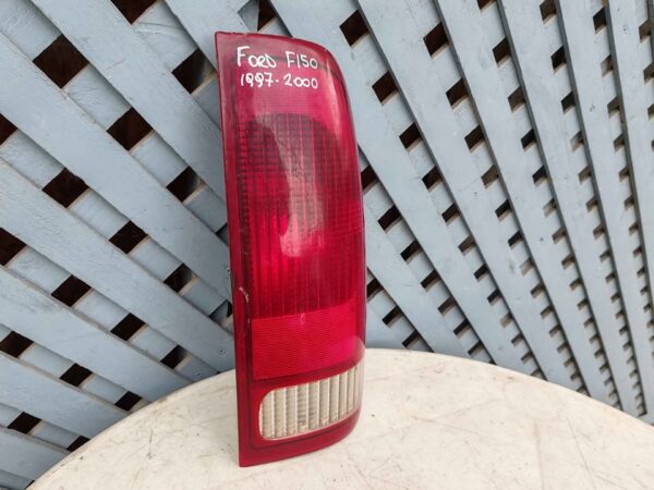 Foco trasero derecho Ford F150 1997 - 2000 - Imagen 2