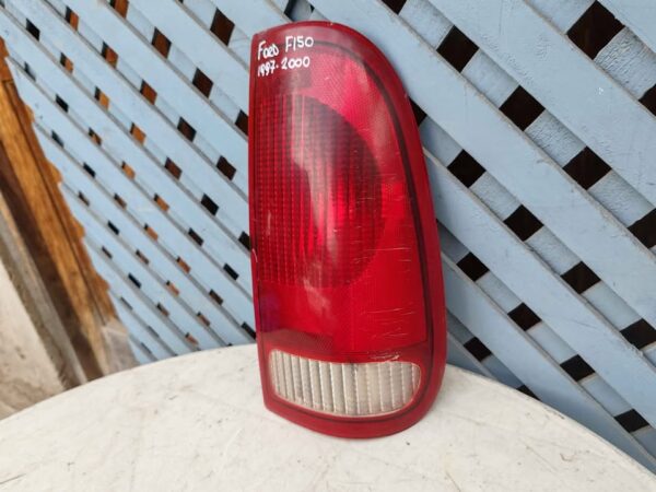 Foco trasero derecho Ford F150 1997 - 2000 - Imagen 3