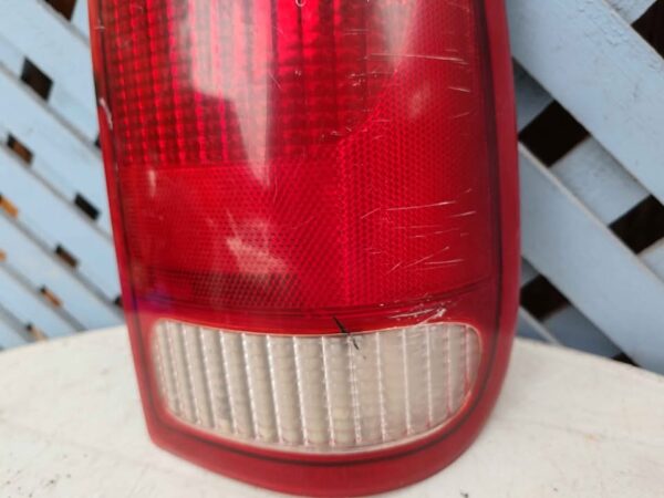 Foco trasero derecho Ford F150 1997 - 2000 - Imagen 4
