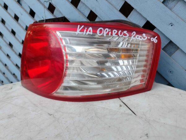 Foco trasero derecho Kia Opirus 2003 - 2006 - Imagen 2