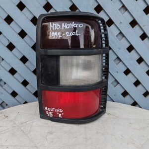 Foco trasero derecho Mitsubishi Montero 1992 - 2000