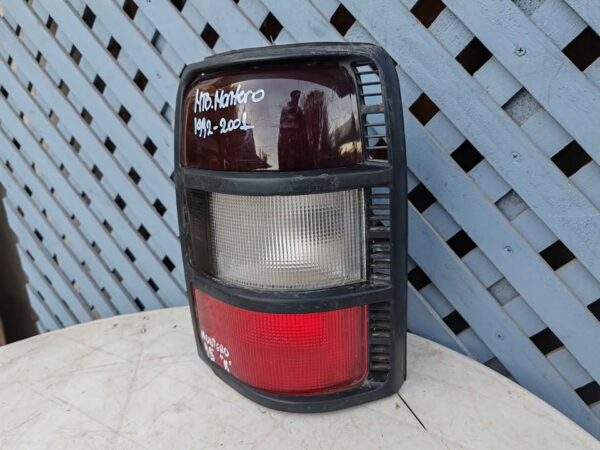 Foco trasero derecho Mitsubishi Montero 1992 - 2000 - Imagen 2