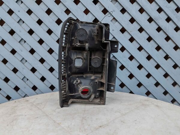 Foco trasero derecho Mitsubishi Montero 1992 - 2000 - Imagen 4