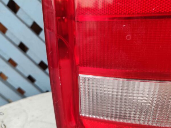Foco trasero derecho Volkswagen Amarok 2012 - 2018 - Imagen 4