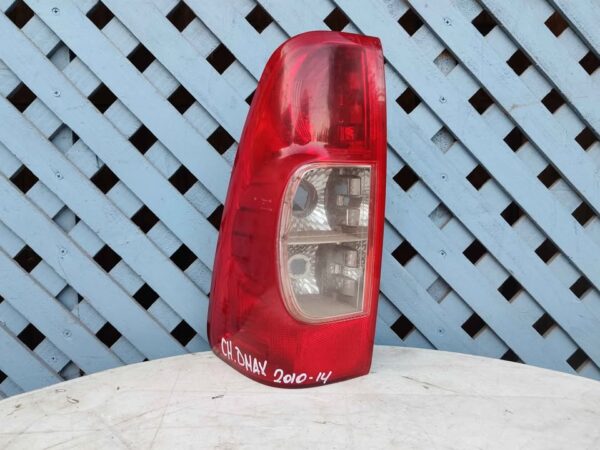 Foco trasero izquierdo Chevrolet Dmax 2010 - 2014