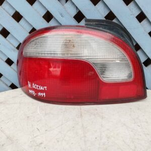 Foco trasero izquierdo Hyundai Accent 1998 - 1999