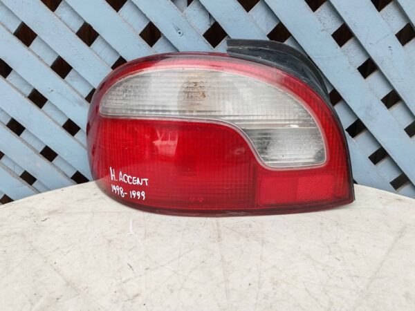 Foco trasero izquierdo Hyundai Accent 1998 - 1999