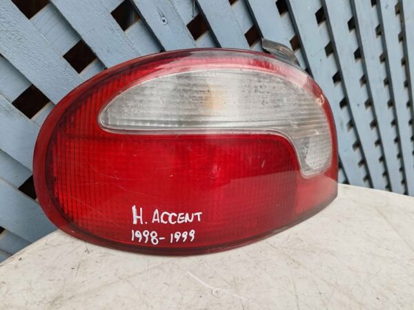 Foco trasero izquierdo Hyundai Accent 1998 - 1999 - Imagen 2
