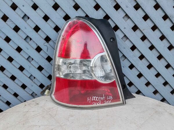 Foco trasero izquierdo Hyundai Accent HB 2007 - 2010