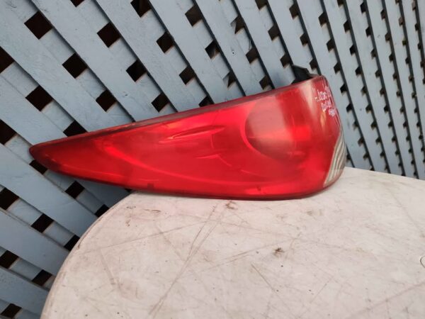 Foco trasero izquierdo Hyundai Accent RB 2011 - 2015 - Imagen 2