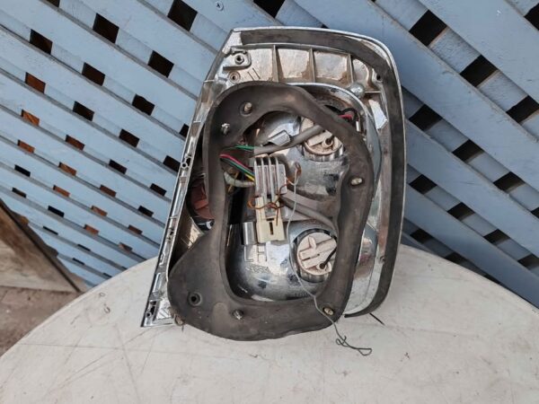 Foco trasero izquierdo Hyundai XG 2003 - 2005 - Imagen 8