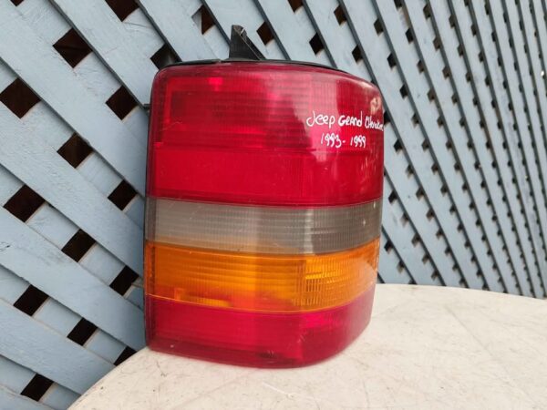 Foco trasero izquierdo Jeep Grand Cherokee 1993 - 1999 - Imagen 3