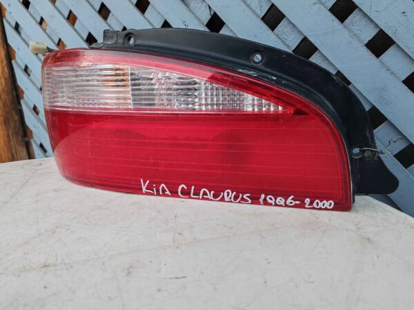 Foco trasero izquierdo Kia Clarus 1996 - 2000 - Imagen 3