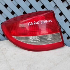 Foco trasero izquierdo Kia Rio 2004 - 2005