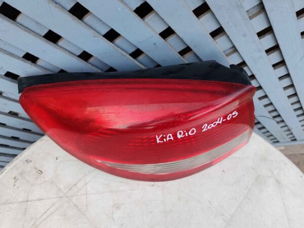 Foco trasero izquierdo Kia Rio 2004 - 2005 - Imagen 5